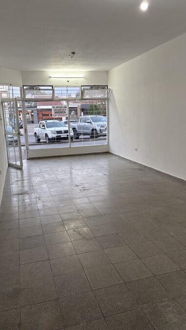 Alquilo local comercial
