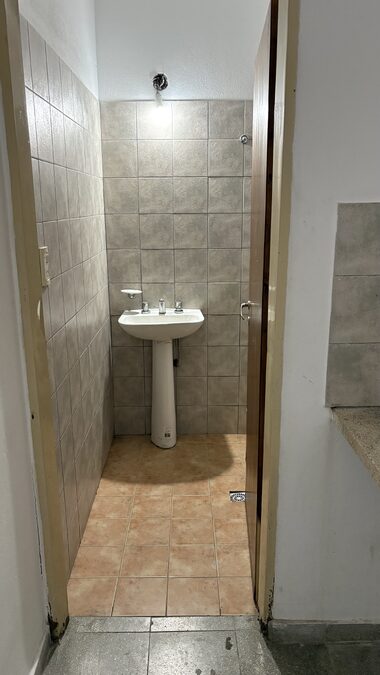 Alquilo local comercial