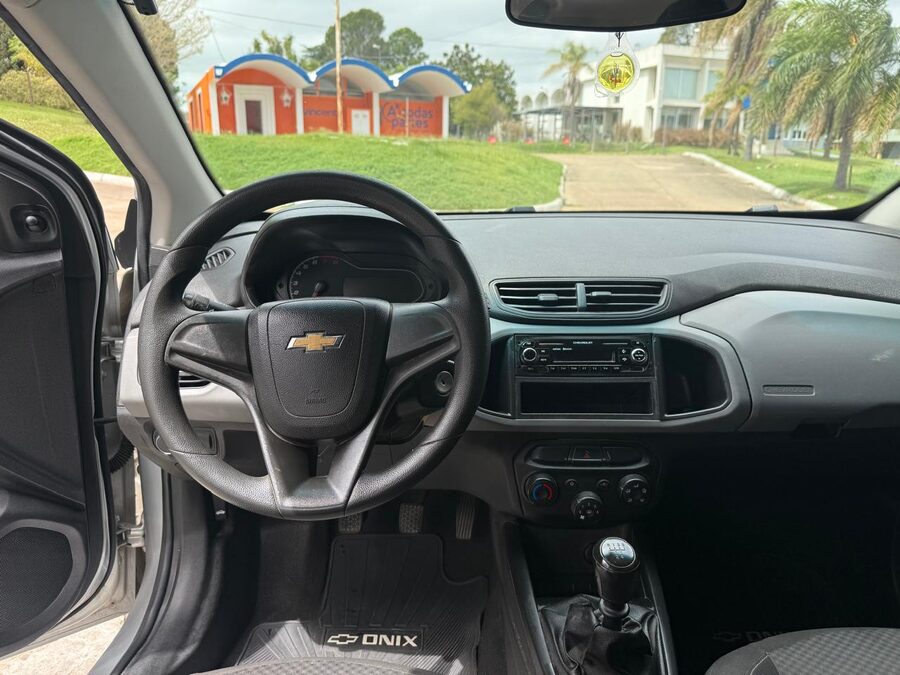 CHEVROLET ONIX JOY 1.4 N LS. Recibo vehículos de menor y mayor valor .