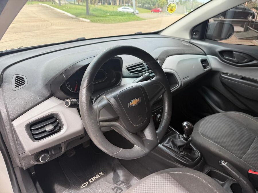 CHEVROLET ONIX JOY 1.4 N LS. Recibo vehículos de menor y mayor valor .
