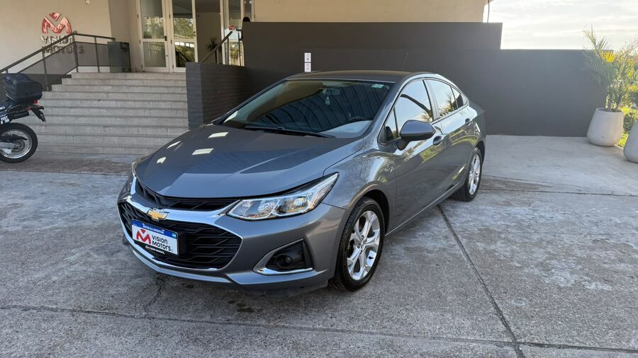 CHEVROLET CRUZE 1.4 4 PTAS LT MT. Recibo vehículos de menor y mayor valor.