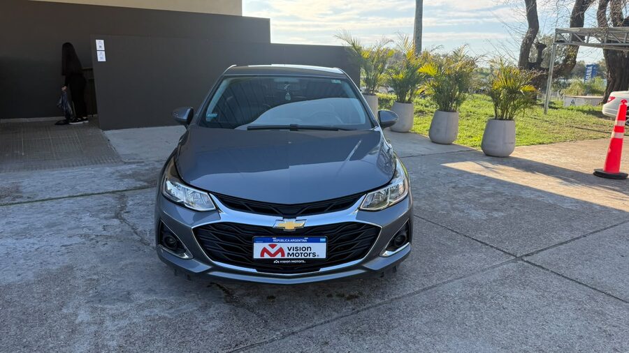 CHEVROLET CRUZE 1.4 4 PTAS LT MT. Recibo vehículos de menor y mayor valor.