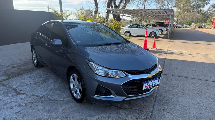 CHEVROLET CRUZE 1.4 4 PTAS LT MT. Recibo vehículos de menor y mayor valor.