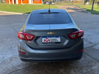 CHEVROLET CRUZE 1.4 4 PTAS LT MT. Recibo vehículos de menor y mayor valor.