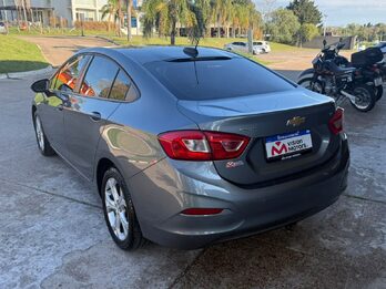 CHEVROLET CRUZE 1.4 4 PTAS LT MT. Recibo vehículos de menor y mayor valor.