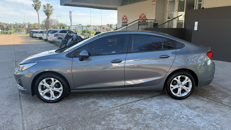 CHEVROLET CRUZE 1.4 4 PTAS LT MT. Recibo vehículos de menor y mayor valor.