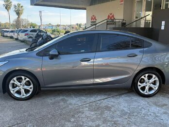 CHEVROLET CRUZE 1.4 4 PTAS LT MT. Recibo vehículos de menor y mayor valor.