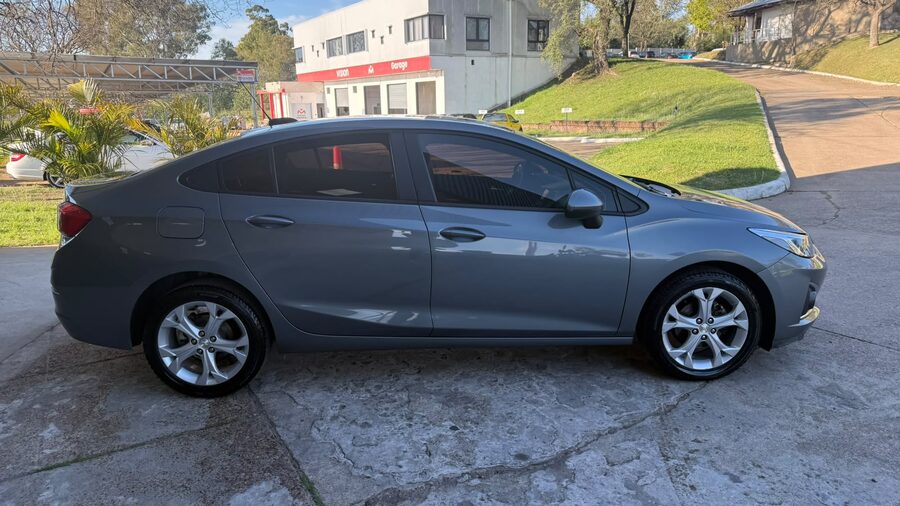 CHEVROLET CRUZE 1.4 4 PTAS LT MT. Recibo vehículos de menor y mayor valor.