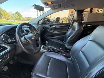 CHEVROLET CRUZE 1.4 4 PTAS LT MT. Recibo vehículos de menor y mayor valor.