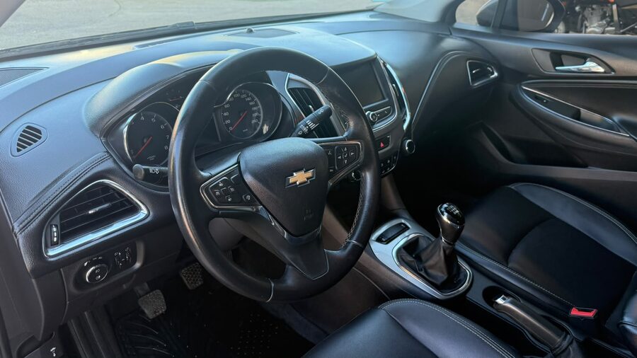 CHEVROLET CRUZE 1.4 4 PTAS LT MT. Recibo vehículos de menor y mayor valor.