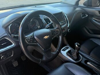 CHEVROLET CRUZE 1.4 4 PTAS LT MT. Recibo vehículos de menor y mayor valor.