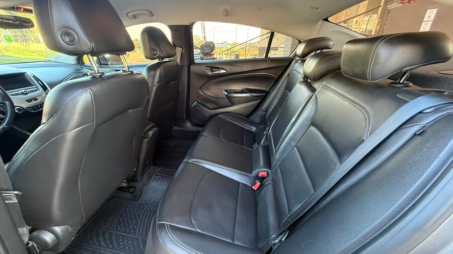 CHEVROLET CRUZE 1.4 4 PTAS LT MT. Recibo vehículos de menor y mayor valor.