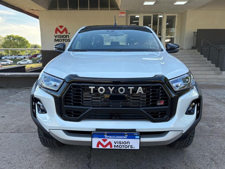 TOYOTA HILUX 2.8 DC 4X4 TDI GR-S IV AT ¡¡0KM!! Recibo vehículos - Entrega inmediata