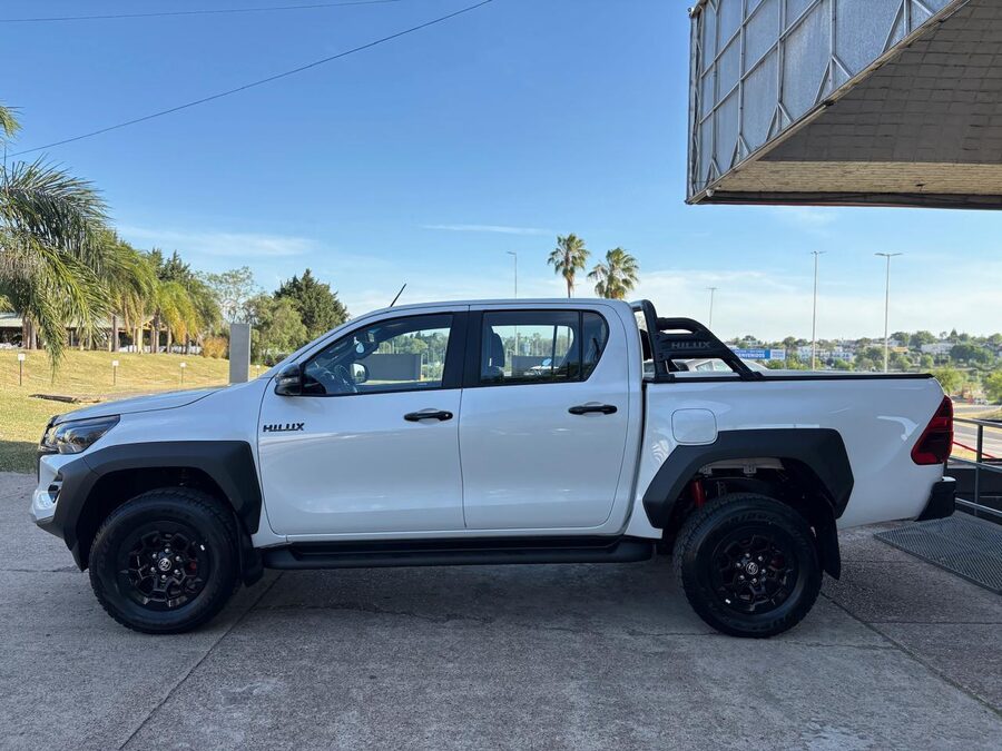 TOYOTA HILUX 2.8 DC 4X4 TDI GR-S IV AT ¡¡0KM!! Recibo vehículos - Entrega inmediata