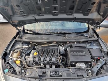 Excelente Fluence 1.6 Luxe Full MT / 2015