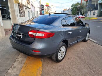 Excelente Fluence 1.6 Luxe Full MT / 2015