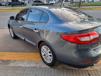 Excelente Fluence 1.6 Luxe Full MT / 2015