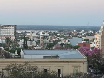 Departamento con vista al río zona centro
