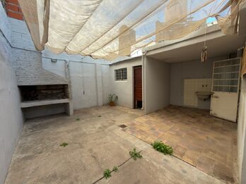 EN VENTA HERMOSA CASA - EXCELENTE ZONA - APTA CREDITO HIPOTECARIO