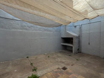 EN VENTA HERMOSA CASA - EXCELENTE ZONA - APTA CREDITO HIPOTECARIO