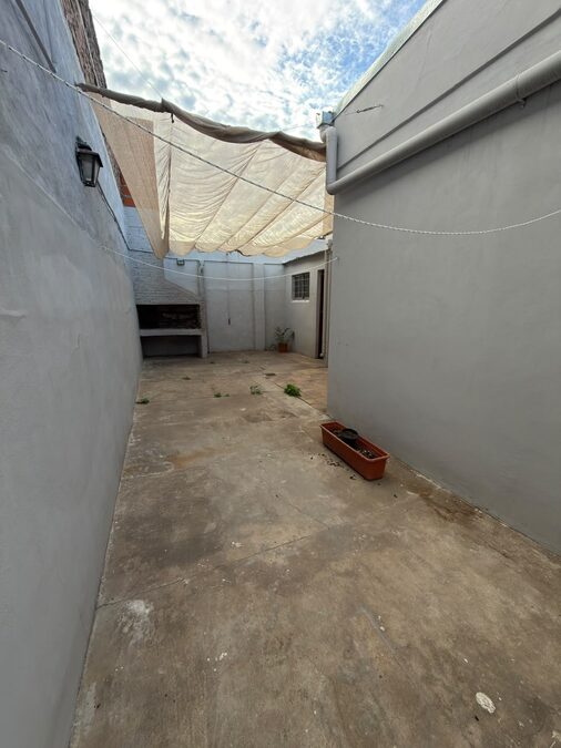 EN VENTA HERMOSA CASA - EXCELENTE ZONA - APTA CREDITO HIPOTECARIO