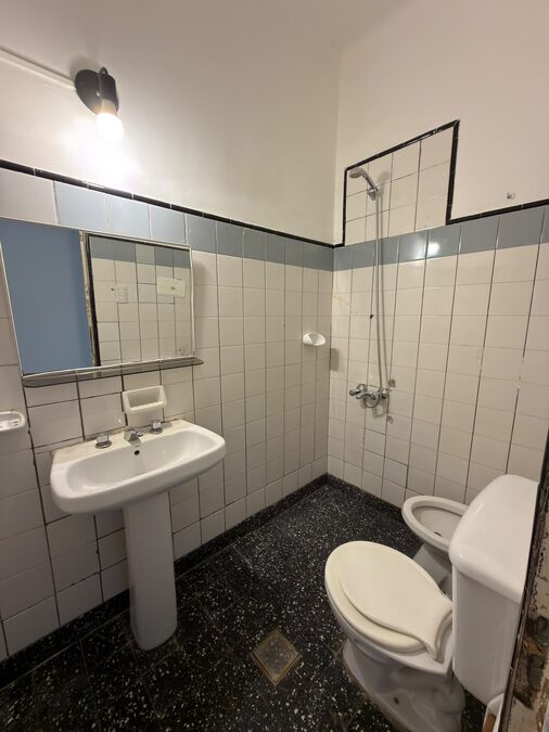 EN VENTA HERMOSA CASA - EXCELENTE ZONA - APTA CREDITO HIPOTECARIO