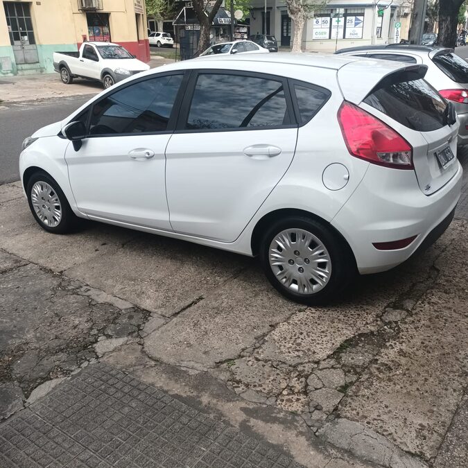 FORD FIESTA KINETIC 2015