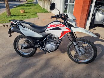 Honda Xr150 2024 3.700km. Vendo o permuto mayor-menor