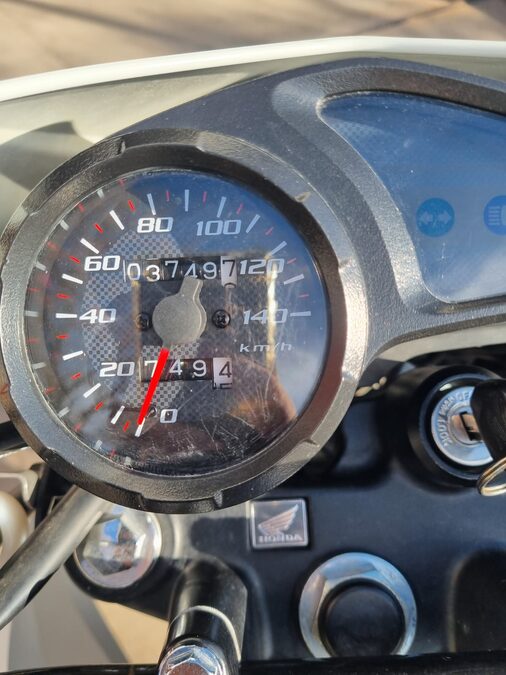 Honda Xr150  2024  3.700km. Vendo o permuto mayor-menor
