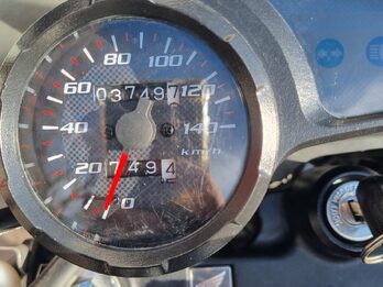 Honda Xr150  2024  3.700km. Vendo o permuto mayor-menor