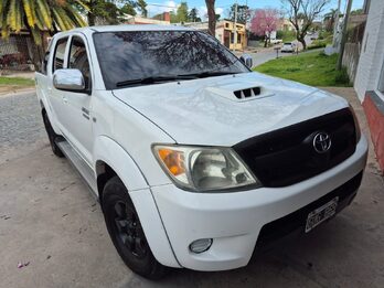 Hilux srx 4*2  2008 315.000km. Vendo o permuto mayor-menor