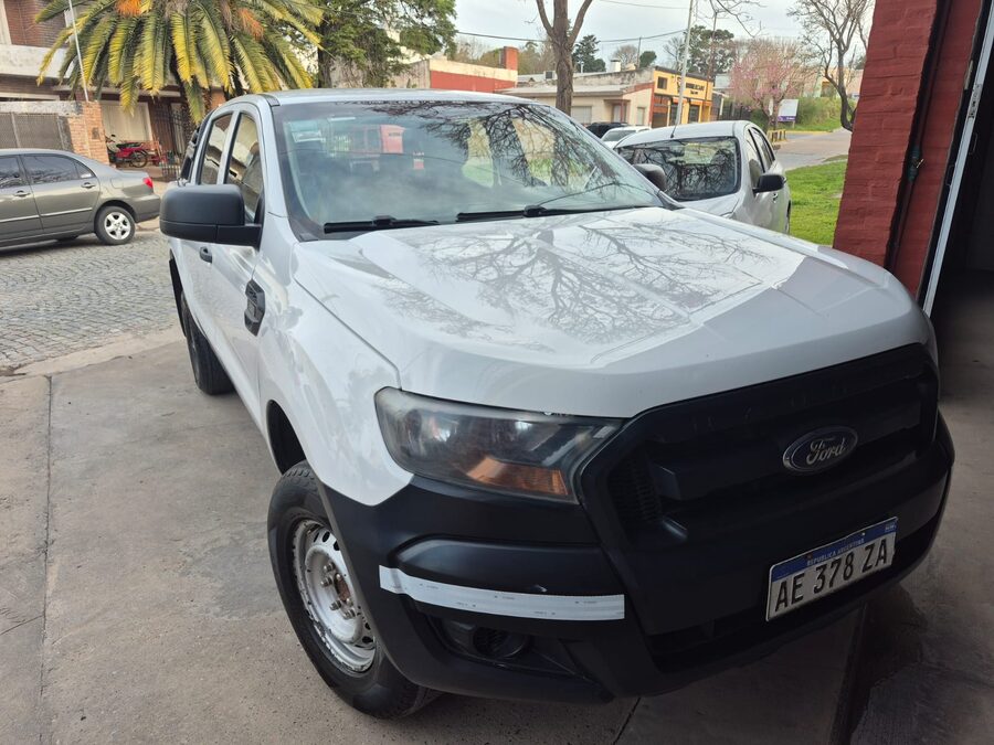 Ford Ranger 4*2 2.2 2020 270.000km. Vendo o permuto mayor-menor