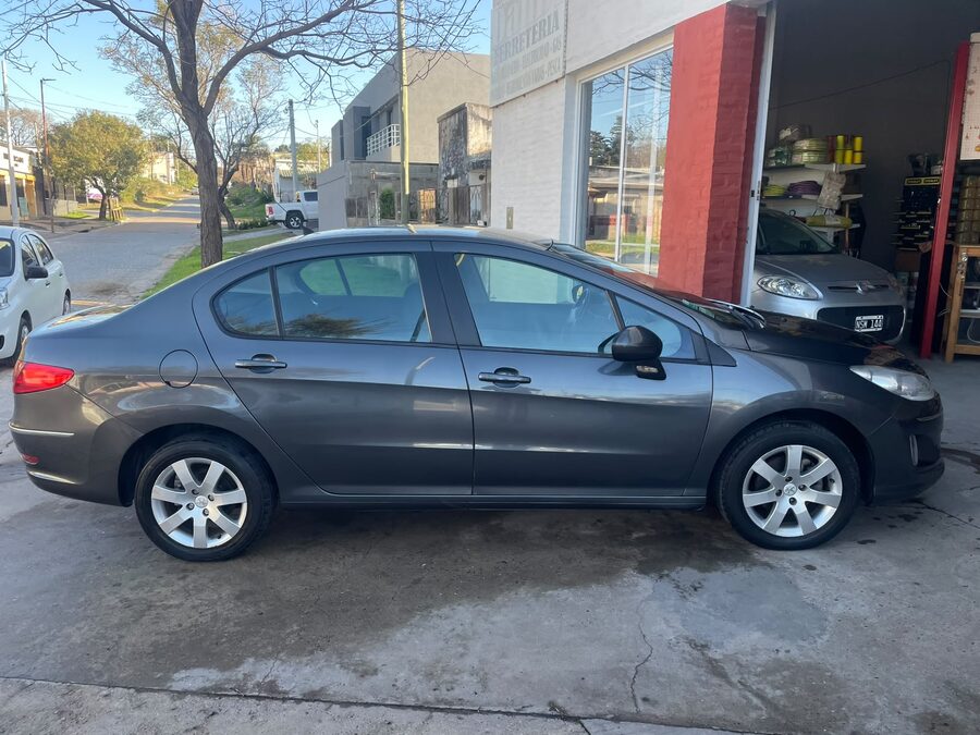 Peugeot 408 allure 2.0 2014 105.000km. Vendo o permuto mayor-menor