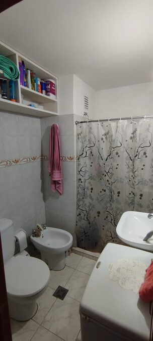 VENDO DEPTO 1 DORMITORIO CENTRICO.