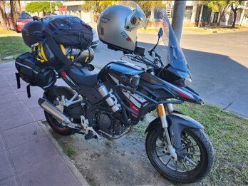 Vendo Benelli trk 251 año 2021