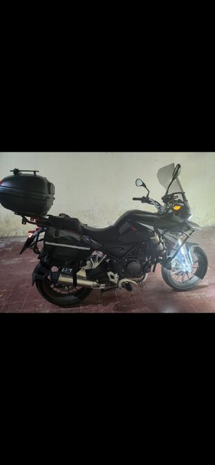 Vendo Benelli trk 251 año 2021