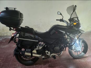 Vendo Benelli trk 251 año 2021
