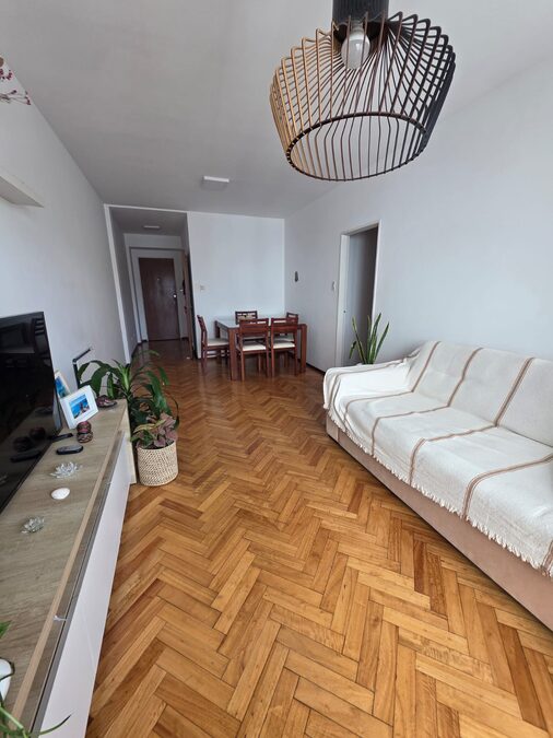 VENTA - SEMI PISO 3 DORMITORIOS CON COCHERA EN PLENO CENTRO
