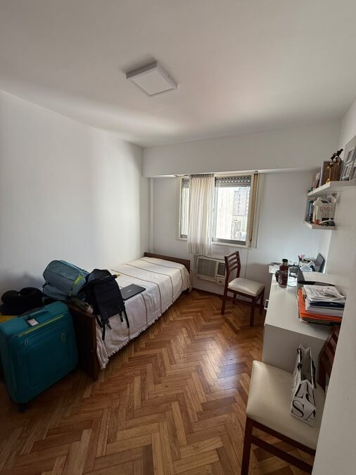 VENTA - SEMI PISO 3 DORMITORIOS CON COCHERA EN PLENO CENTRO