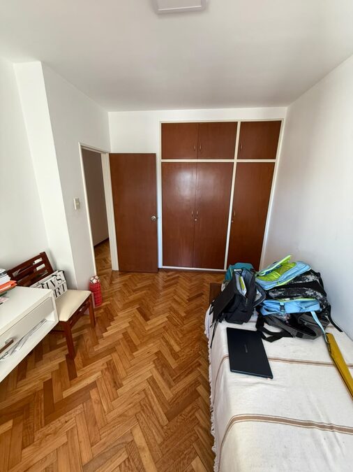 VENTA - SEMI PISO 3 DORMITORIOS CON COCHERA EN PLENO CENTRO