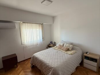 VENTA - SEMI PISO 3 DORMITORIOS CON COCHERA EN PLENO CENTRO