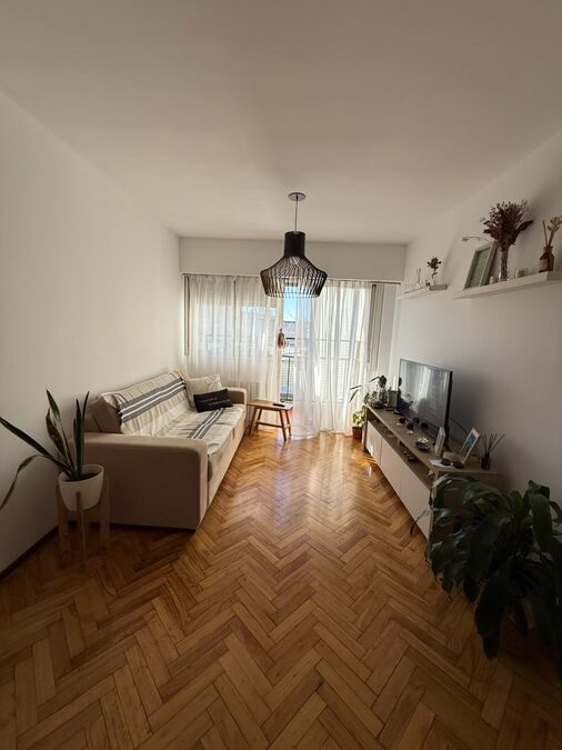 VENTA - SEMI PISO 3 DORMITORIOS CON COCHERA EN PLENO CENTRO