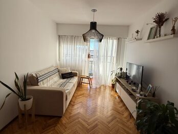VENTA - SEMI PISO 3 DORMITORIOS CON COCHERA EN PLENO CENTRO
