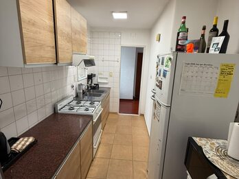 VENTA - SEMI PISO 3 DORMITORIOS CON COCHERA EN PLENO CENTRO