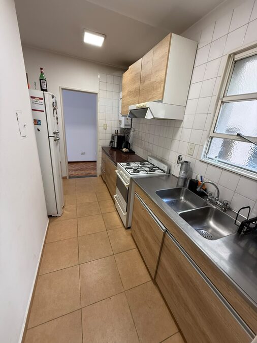 VENTA - SEMI PISO 3 DORMITORIOS CON COCHERA EN PLENO CENTRO