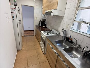 VENTA - SEMI PISO 3 DORMITORIOS CON COCHERA EN PLENO CENTRO