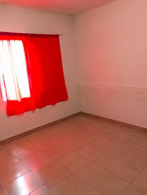 Casa 2 Dormitorios Apta Crédito, Calle Gutierrez y Cnel. Martínez