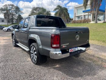 VOLKSWAGEN AMAROK V6 30TD 4X4 DC AT EXTREME. Recibo vehículos de menor y mayor valor.
