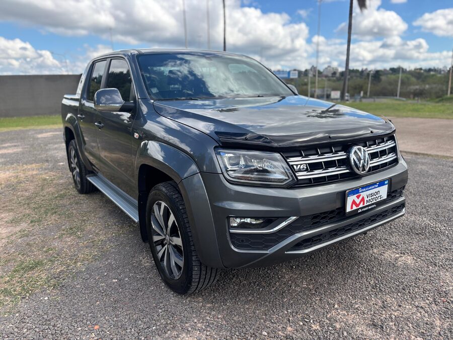 VOLKSWAGEN AMAROK V6 30TD 4X4 DC AT EXTREME. Recibo vehículos de menor y mayor valor.