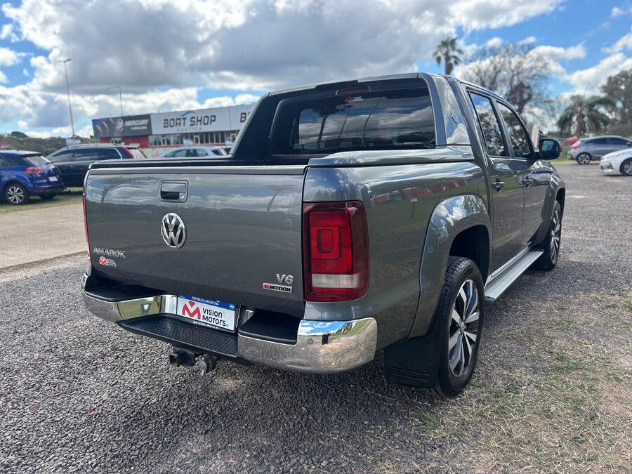VOLKSWAGEN AMAROK V6 30TD 4X4 DC AT EXTREME. Recibo vehículos de menor y mayor valor.